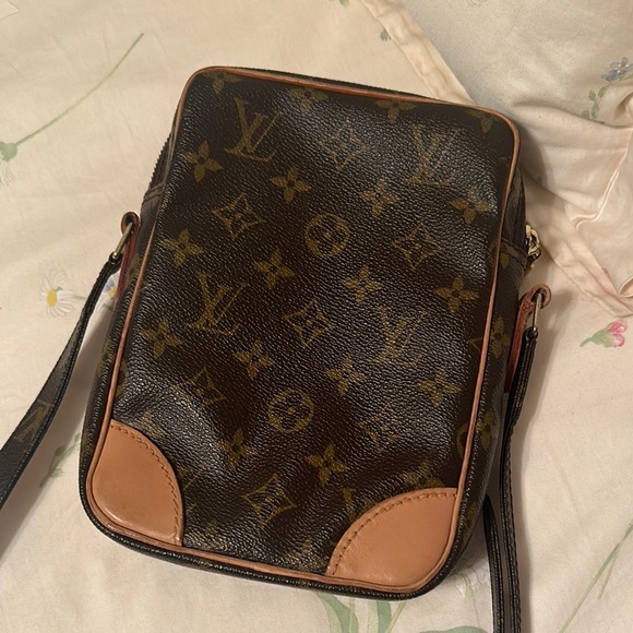 Louis Vuitton Monogram Crossbody Bag - Picture 3 of 4